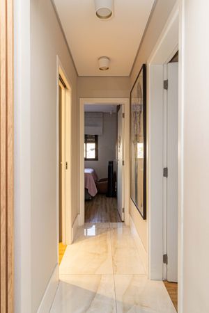 Image 21 - 898379