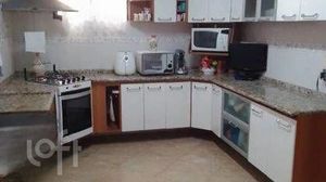 Image 3 - 898390