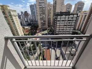 Image 8 - 898398