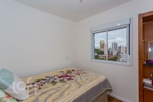 Image 8 - 898403