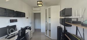 Image 17 - 898404