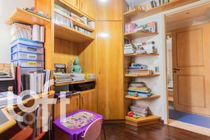 Image 10 - 898406