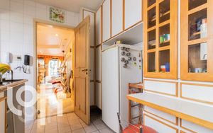Image 4 - 898406