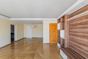 Image 9 - 898411
