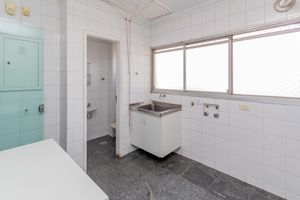 Image 41 - 898411