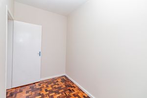 Image 30 - 898416
