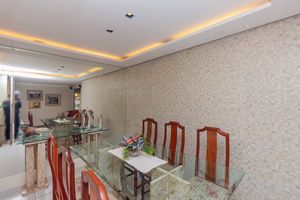 Image 10 - 898417