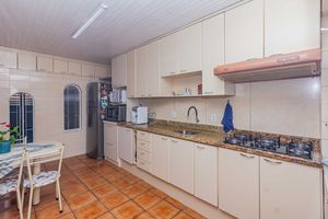 Image 37 - 898417
