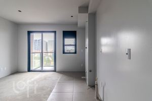 Image 4 - 898418
