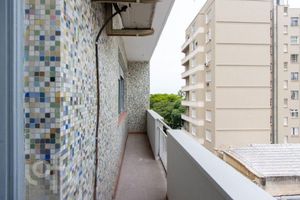 Image 2 - 898420
