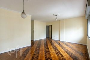 Image 3 - 898420