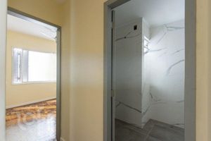 Image 9 - 898420