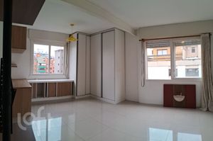Image 21 - 898421
