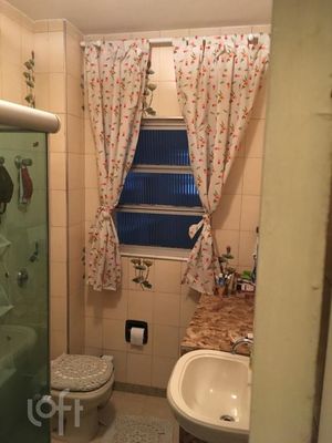 Image 8 - 898422