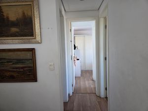 Image 8 - 898423