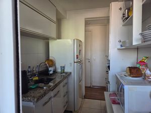 Image 6 - 898423