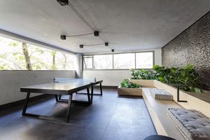 Image 11 - 898424