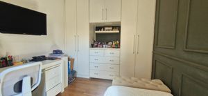 Image 19 - 898436