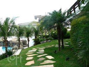 Image 93 - 898437