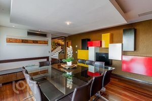 Image 17 - 898437