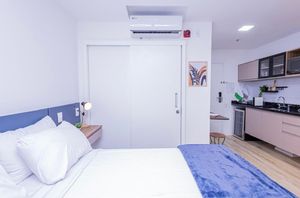 Image 19 - 898443