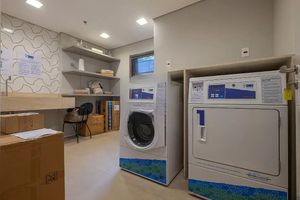 Image 33 - 898443