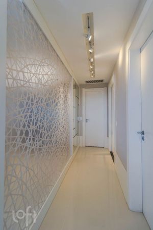 Image 32 - 898445
