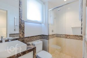 Image 39 - 898445