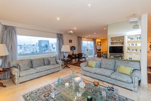 Image 4 - 898448