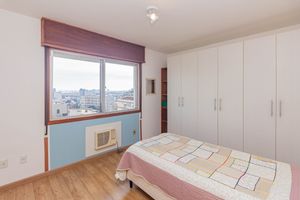 Image 9 - 898488