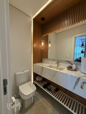 Image 12 - 898494