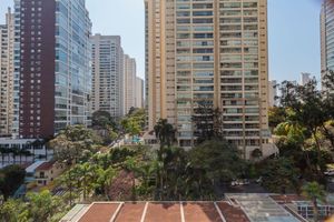 Image 6 - 898496
