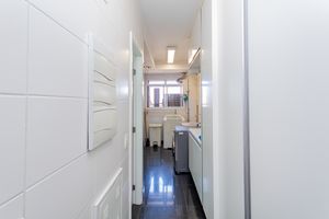 Image 33 - 898496