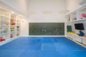 Image 31 - 898496