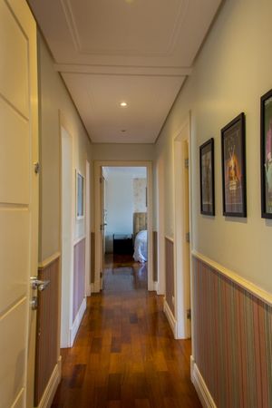 Image 12 - 898498