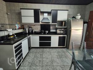 Image 3 - 898501