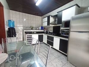 Image 4 - 898501