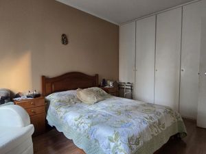 Image 15 - 898504