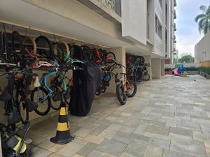 Image 19 - 898504