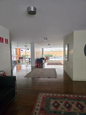 Image 27 - 898504
