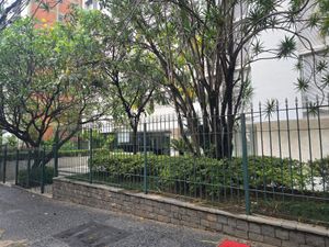 Image 30 - 898504