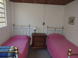 Image 7 - 898507