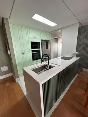 Image 9 - 898512