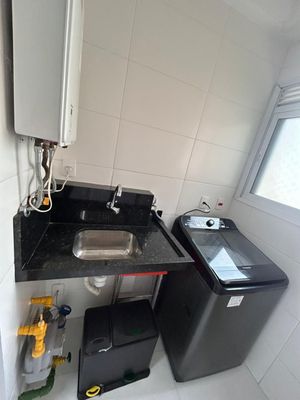 Image 19 - 898512