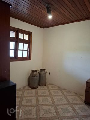 Image 28 - 898516