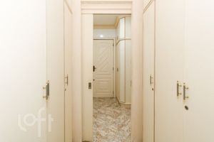 Image 68 - 898530