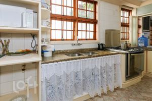 Image 13 - 898530