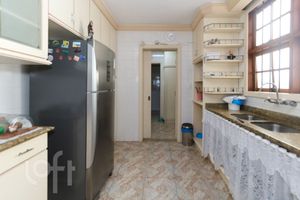 Image 76 - 898530