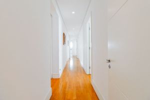 Image 8 - 898531