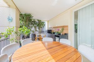 Image 3 - 898531